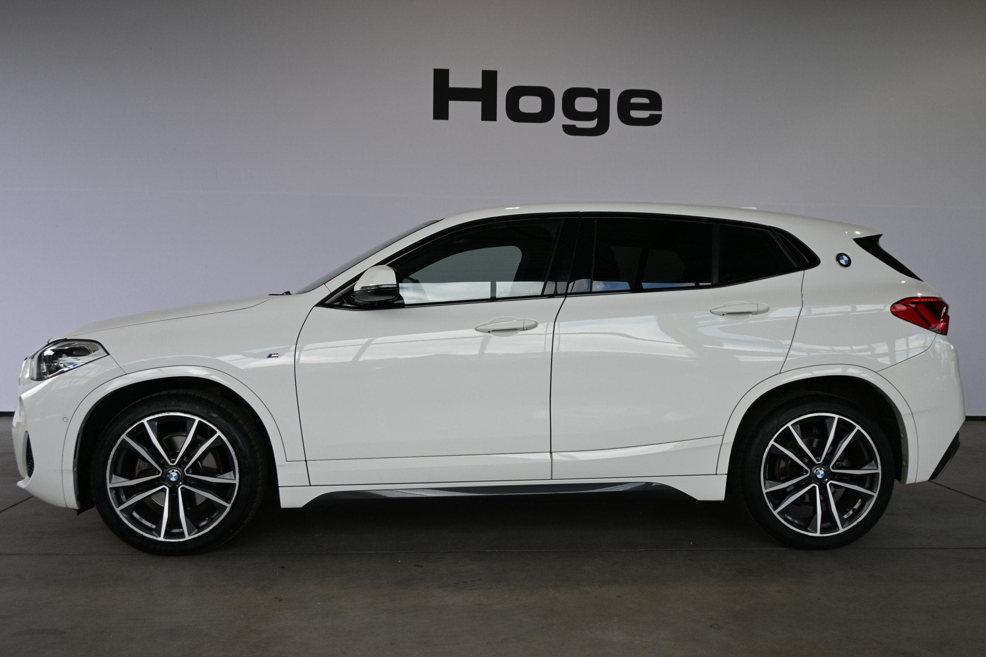 BMW X2 sDrive18i High Executive M-Sport Automaat Led Clima C, Dealer onderhouden, Gebruikt, Met garantie (alle), Leder en Stof