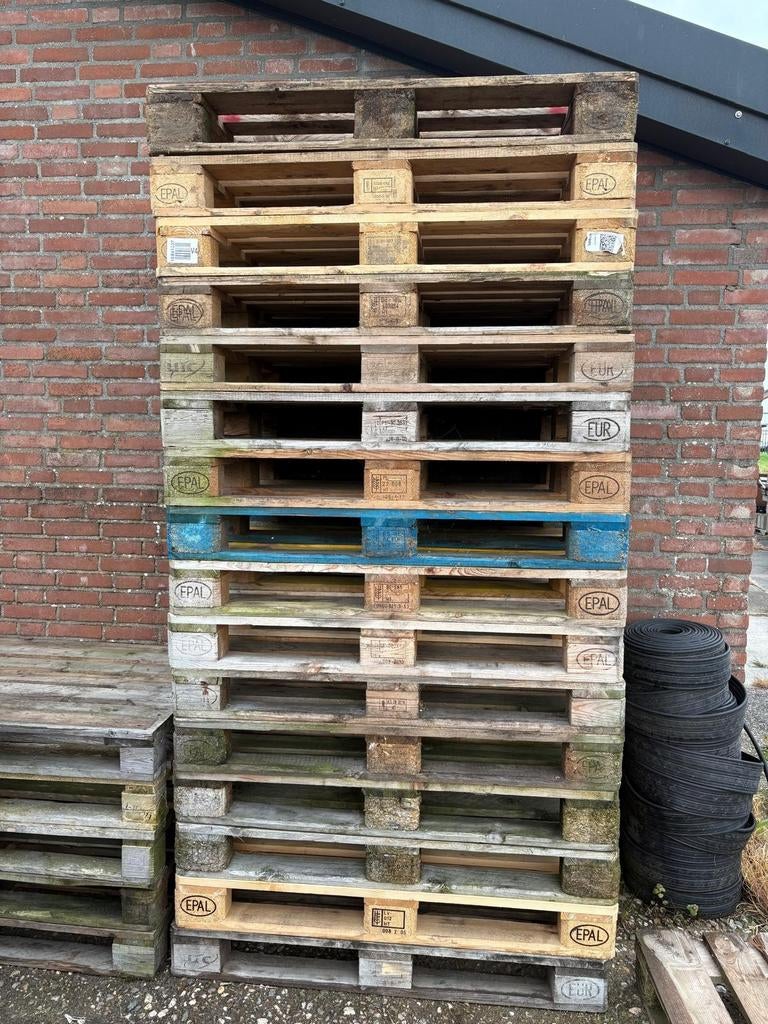 17 Europallets en 32 opzetranden, Ophalen, Gebruikt