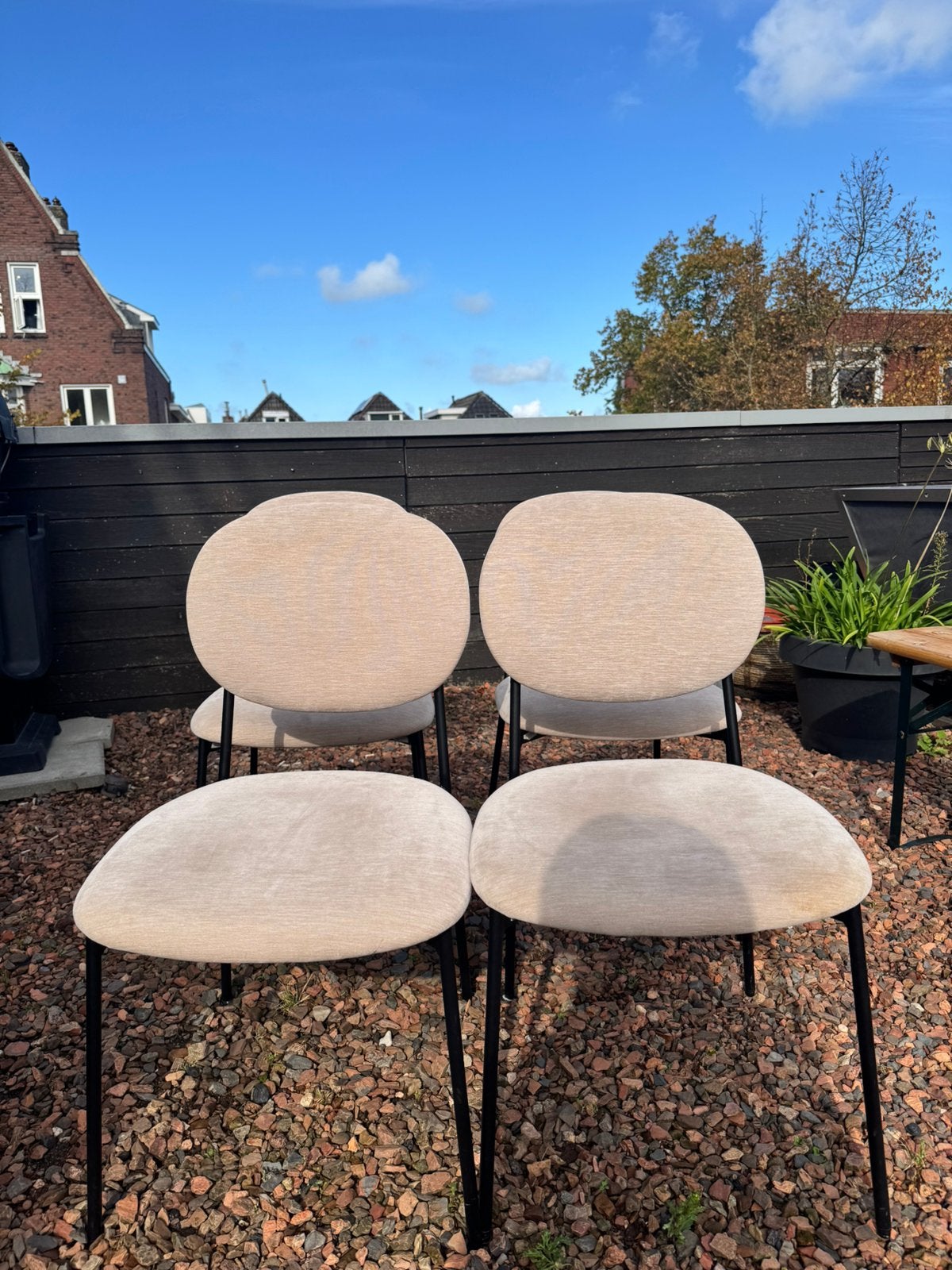 4x Goossens eetkamerstoelen beige / grijs – zwart onderstel, Ophalen, Overige kleuren, Scandinavian, Zo goed als nieuw