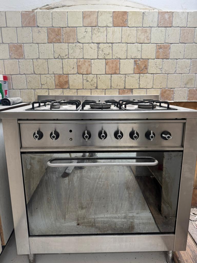 Gasfornuis met oven - Gratis af te halen, Witgoed en Apparatuur, Fornuizen, Ophalen, Gebruikt, 60 cm of meer, 4 kookzones