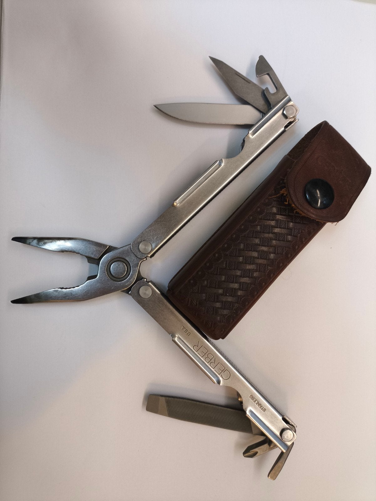 Gerber Multitool met leren etui - Zo goed als nieuw, Ophalen of Verzenden, Zo goed als nieuw, Multitool, Overige merken