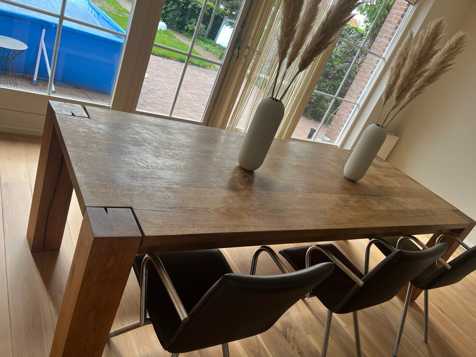 Massief eikenhouten tafel en bank en 3 lederen Arco stoelen, Huis en Inrichting, Ophalen, Gebruikt, Eikenhout, 200 cm of meer