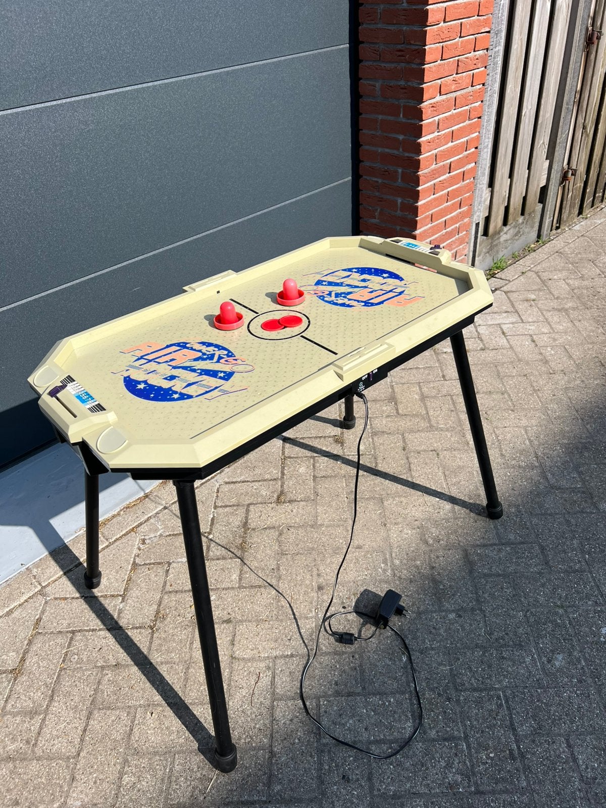 Speeltafel air hockey, Ophalen, Gebruikt