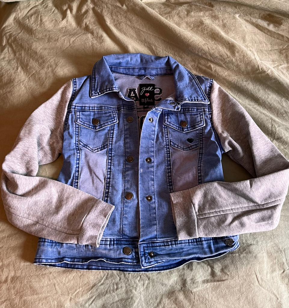Spijkerjasje meisje maat 134, Kinderen en Baby's, Kinderkleding | Maat 134, Ophalen of Verzenden, Zo goed als nieuw, Meisje, Jas