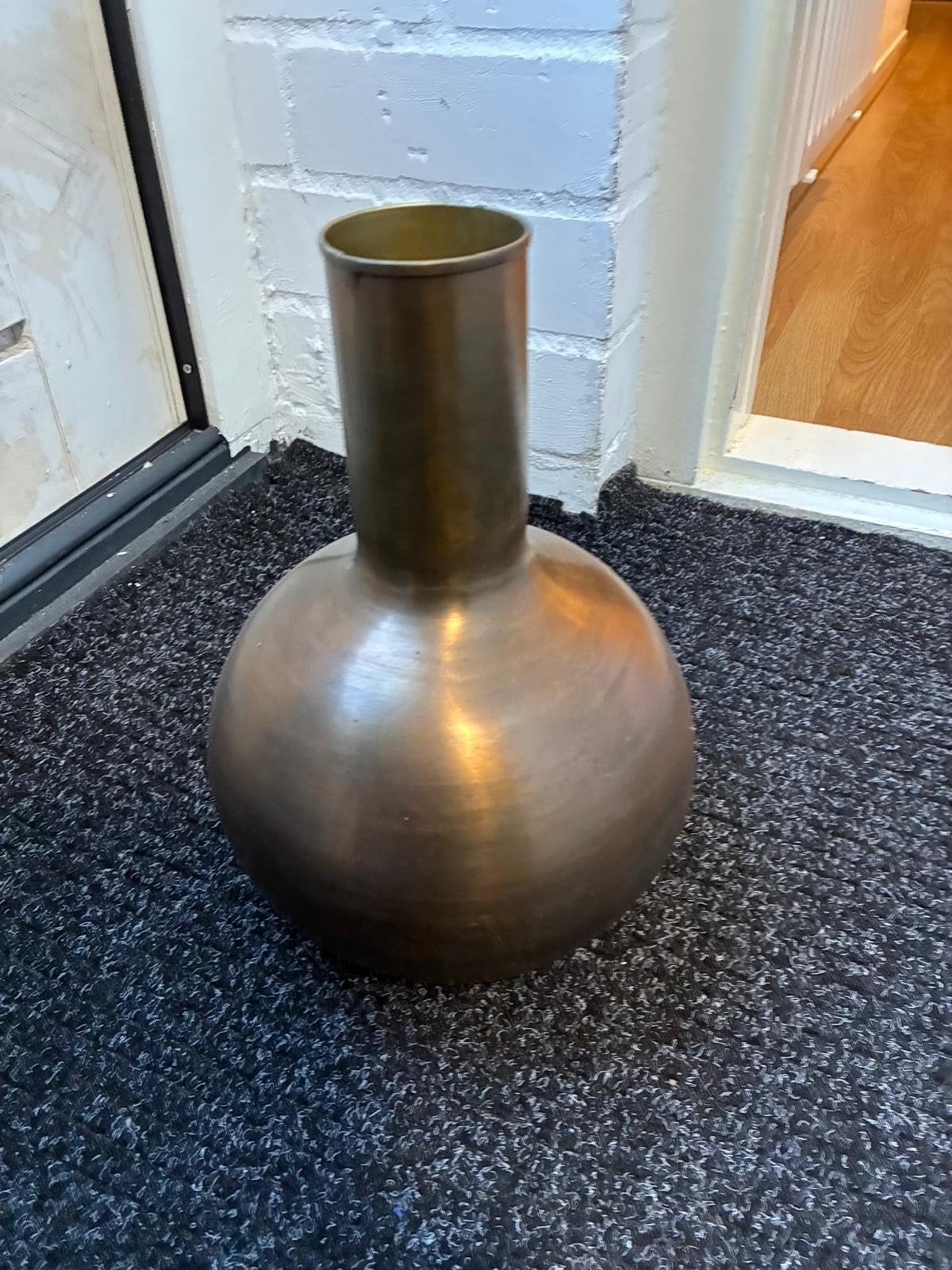 Mooie bronzen vaas - uniek design, Ophalen