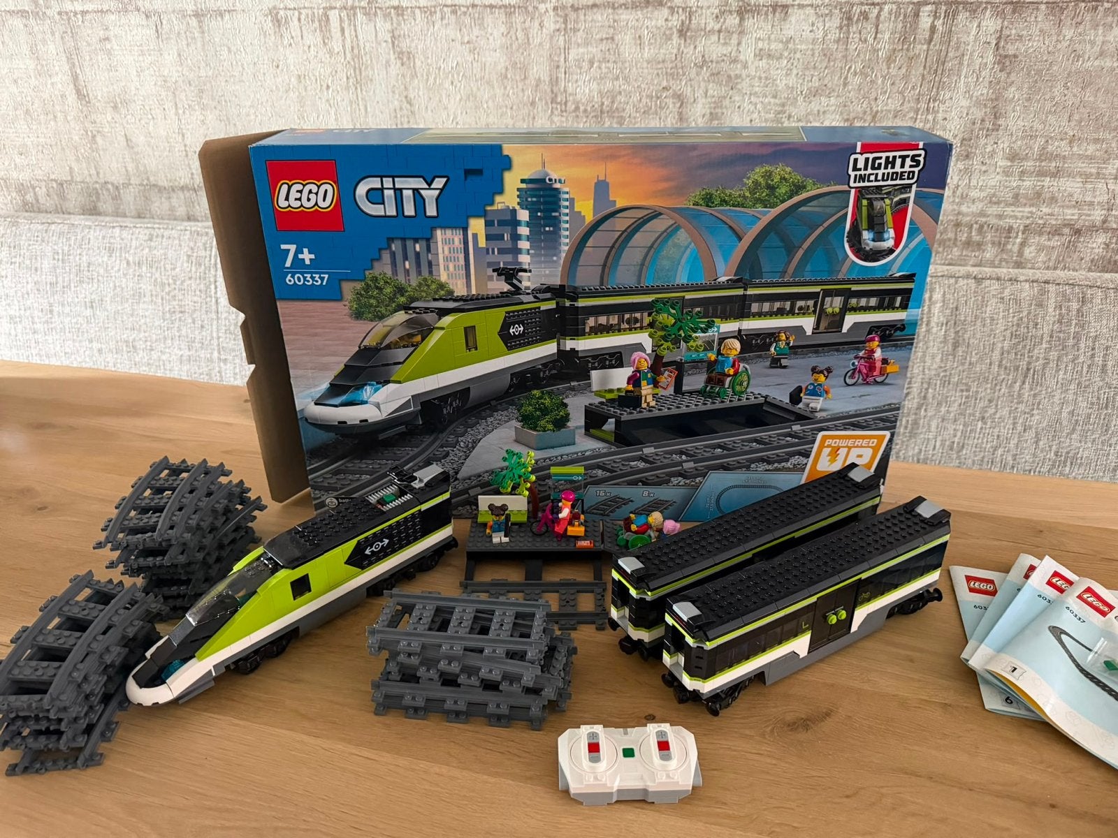 LEGO City 60337 Sneltrein met afstandsbediening, Kinderen en Baby's, Speelgoed | Duplo en Lego, Ophalen, City, Lego, Zo goed als nieuw