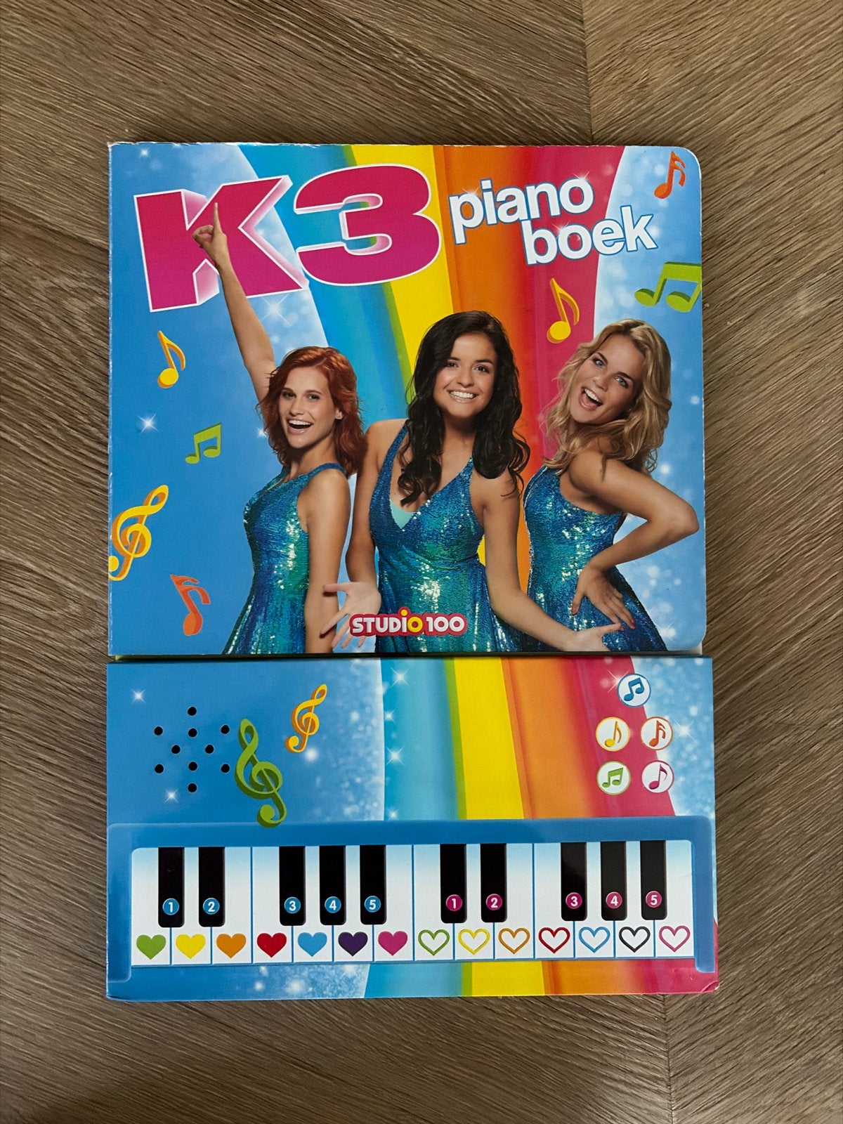 K3 Pianoboek met ingebouwd keyboard - Studio 100, Ophalen of Verzenden, Zo goed als nieuw, Uitklap-, Voel- of Ontdekboek, 2 tot 3 jaar