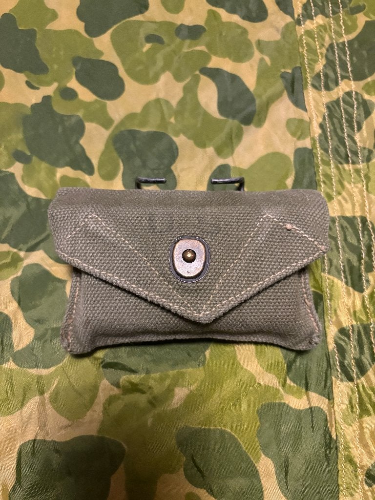 Tweede wereldoorlog US first aid pouch OD7, Verzamelen, Ophalen of Verzenden, Landmacht, Amerika, Overige typen