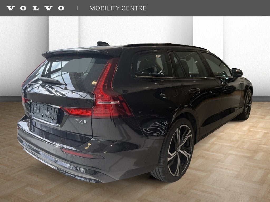 Volvo V60 2.0 T6 AWD Plus Dark | DIRECT LEVERBAAR |, Auto's, Automaat, Dealer onderhouden, Volvo Selected Used Cars, Zwart