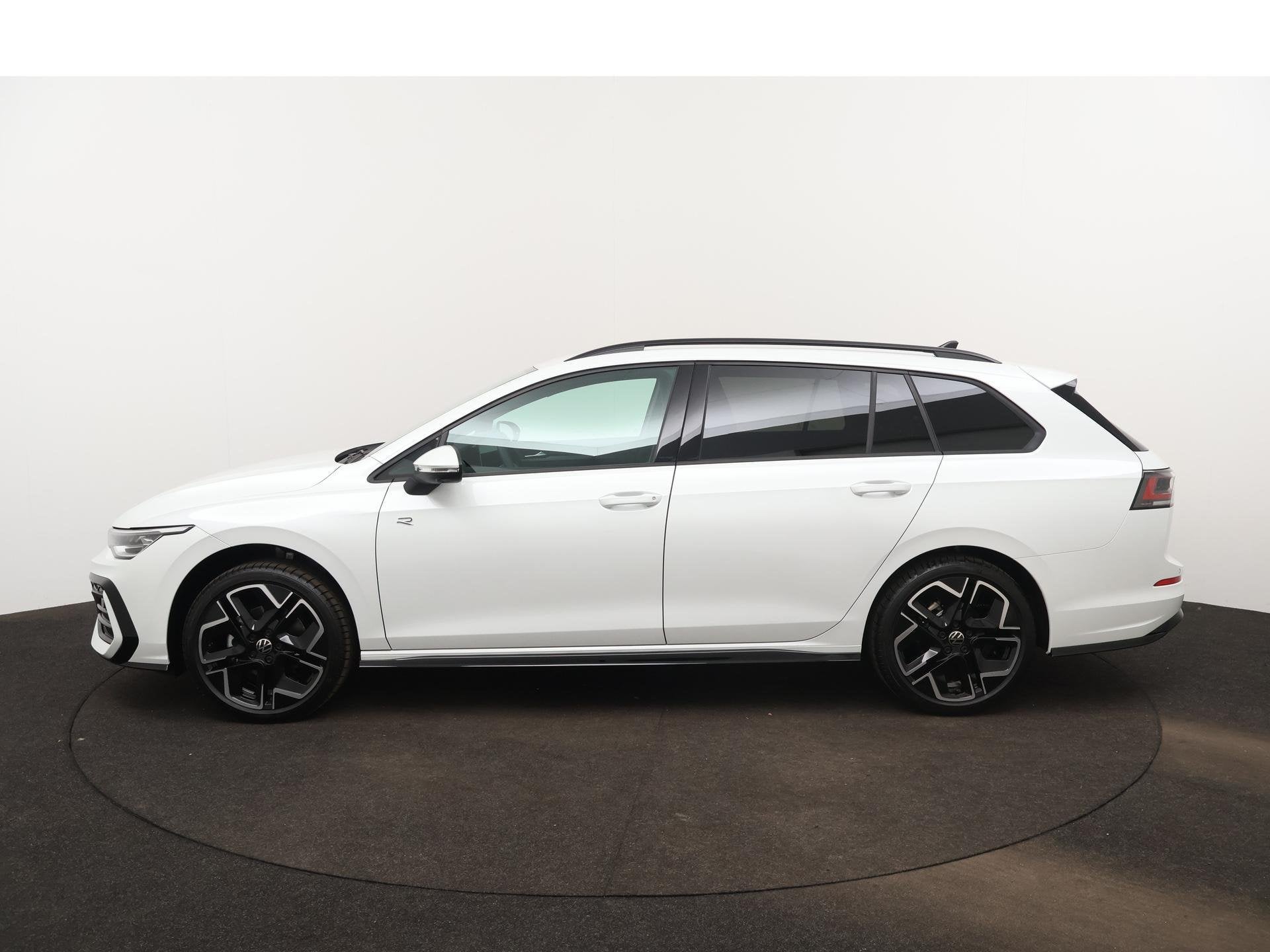 Volkswagen Golf Variant 1.5 eTSI R-Line Edition 116 PK Autom, Auto's, Volkswagen, 12 maanden, Stof, 1498 cc, Euro 6