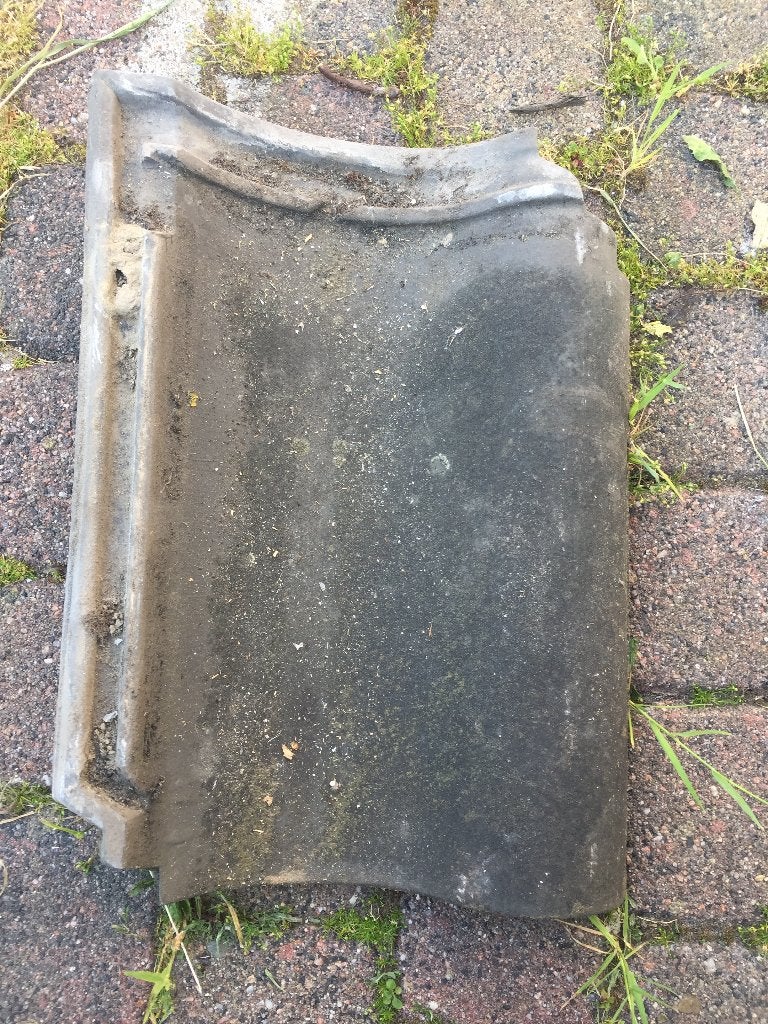 Zwarte dakpannen mt 25 x 36 cm ongeveer 60 stuks € 1 p.st., Ophalen, Gebruikt, Steen of Klei, Zwart