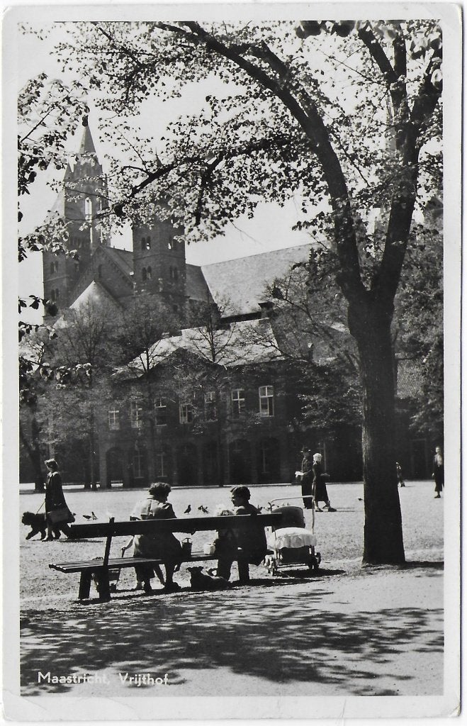 Maastricht Vrijthof oude gelopen ansichtkaart (7594), Verzamelen, Ophalen of Verzenden, 1960 tot 1980, Gelopen, Limburg