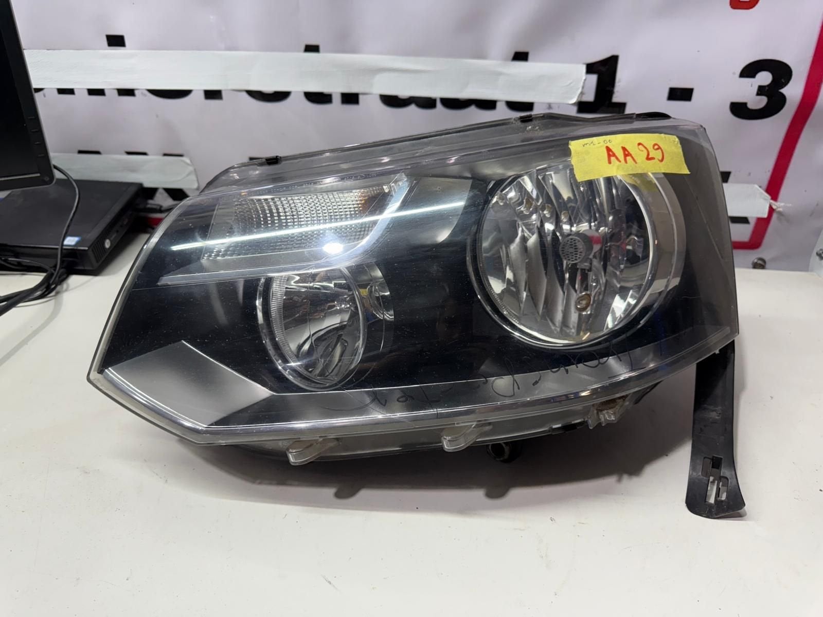 Volkswagen Transporter - Caravelle T5 Koplamp, Gebruikt, -, -, Ophalen of Verzenden