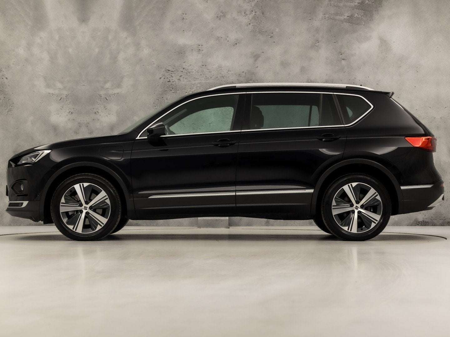 SEAT Tarraco 1.4 TSI e-Hybrid PHEV Xcellence Sport 245Pk Aut, Auto's, 12 maanden, Zwart, Hybride Elektrisch/Benzine, SUV of Terreinwagen