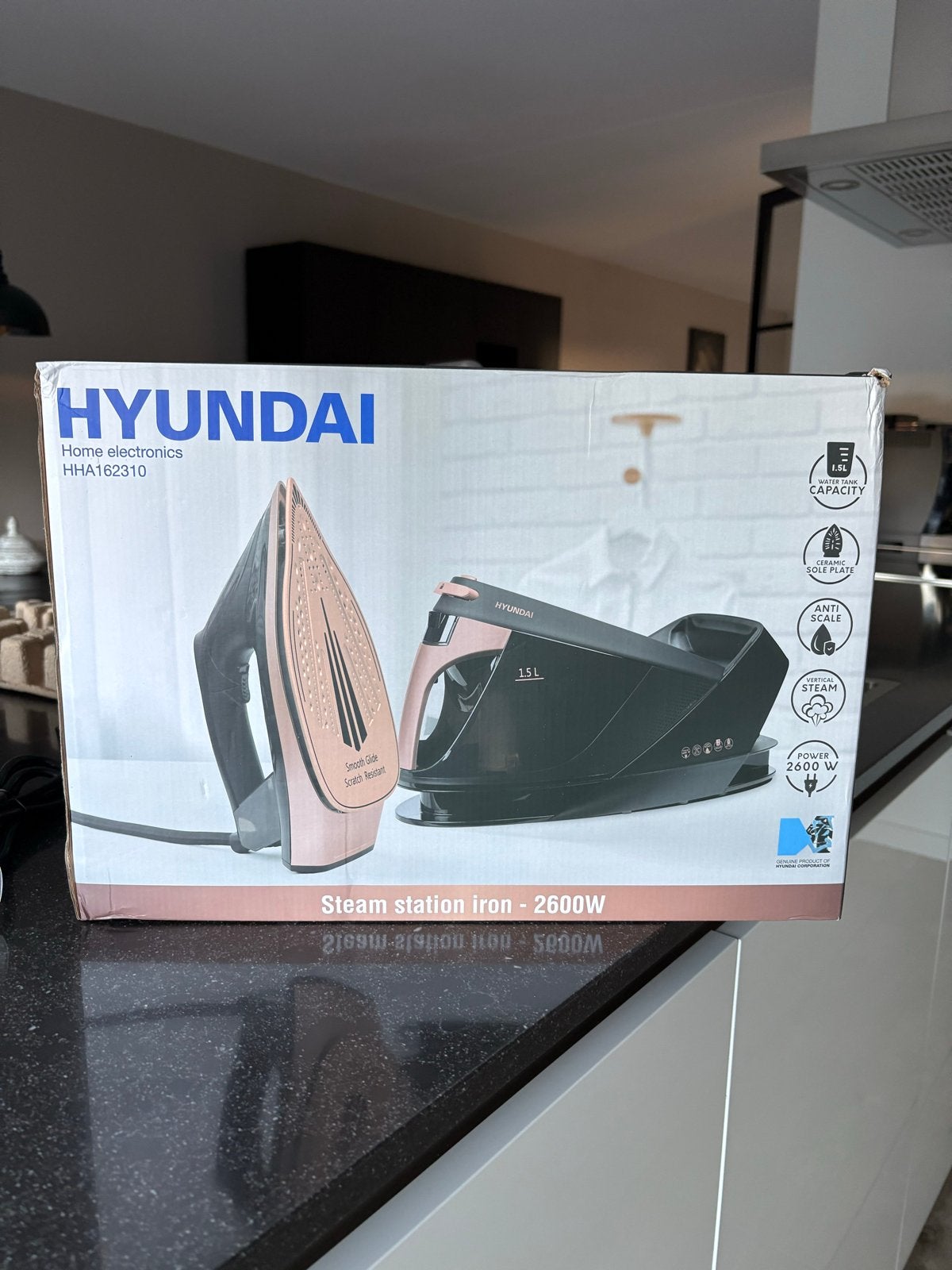 Hyundai Stoomstrijkijzer 2600W - Nieuw in doos, Ophalen, Nieuw, Strijkijzer met snoer