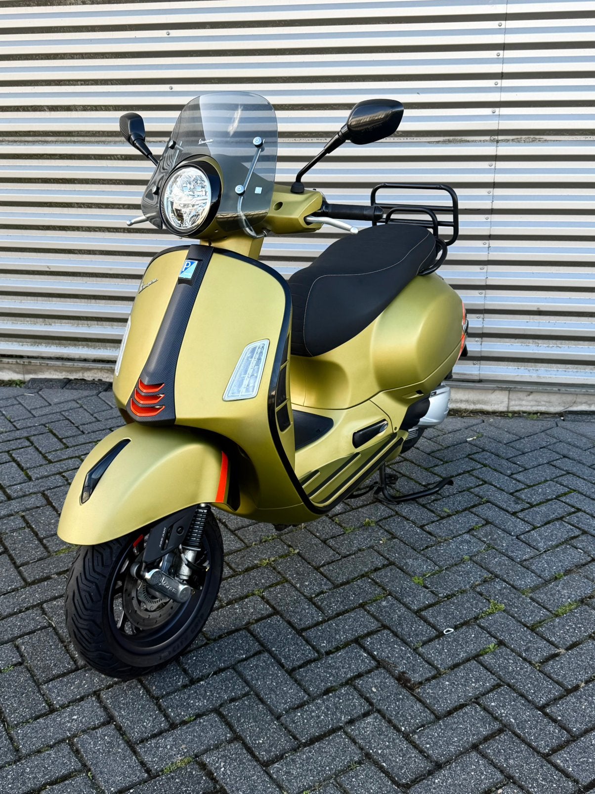 Vespa GTS 300 hpe Supersport  ( Veel extra’s ) 2023, Motoren, Scooter, 300 cc, ABS, Bedrijf