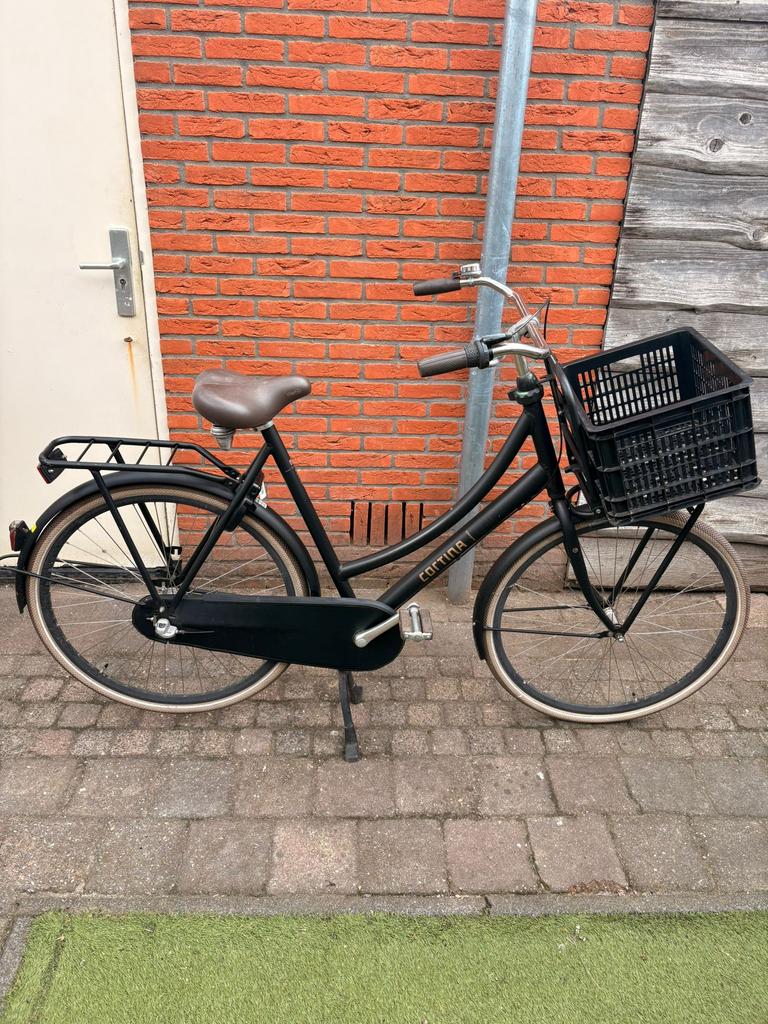 Zwarte Cortina fiets, 28 inch, Fietsen en Brommers, Fietsen | Dames | Omafietsen, Ophalen of Verzenden, Zo goed als nieuw