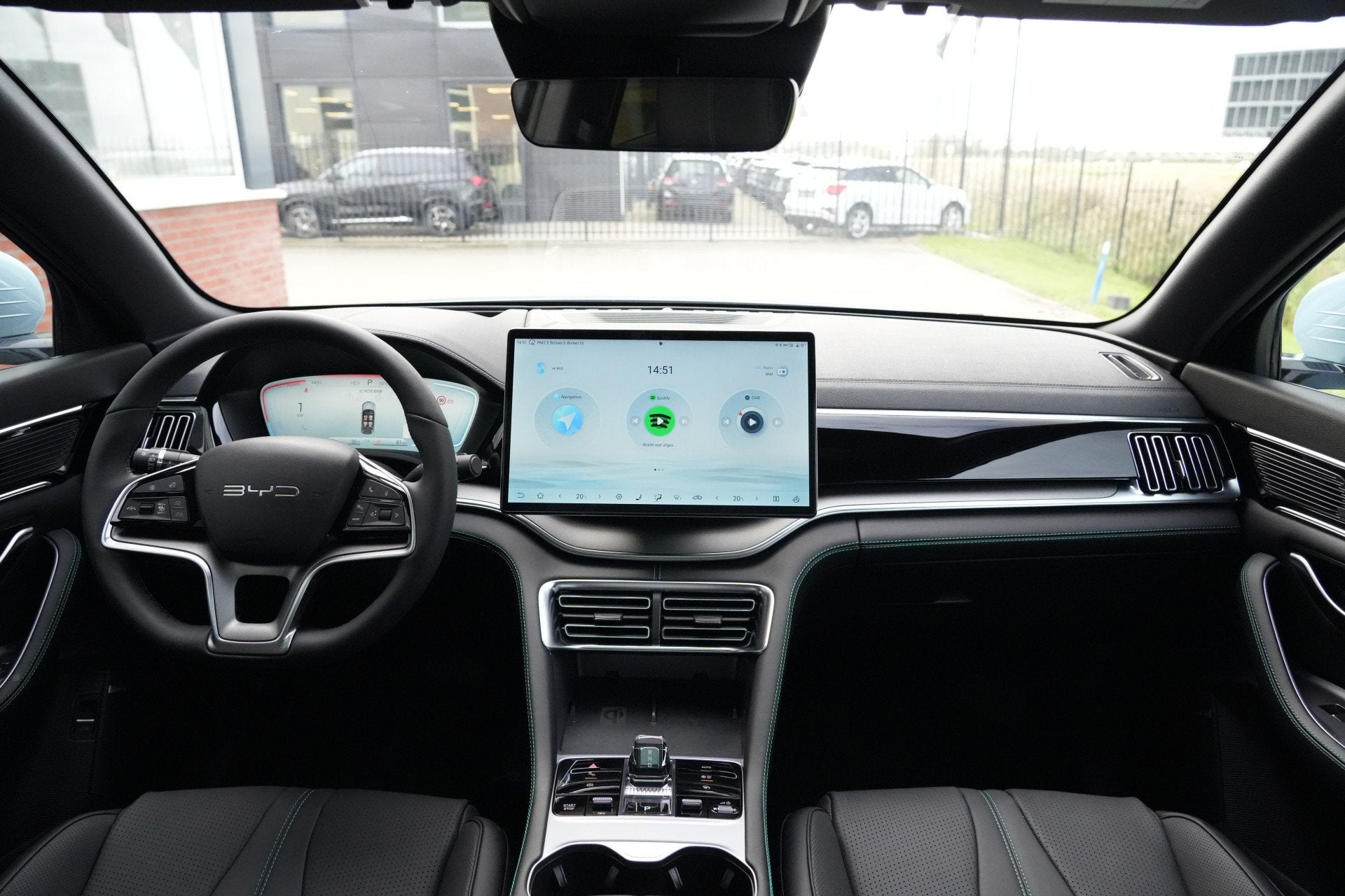 BYD SEAL U 1.5 T DM-i AWD Design 324pk Panoramadak/Stoelverw, Automaat, Zwart, Automatische klimaatregeling, Blauw