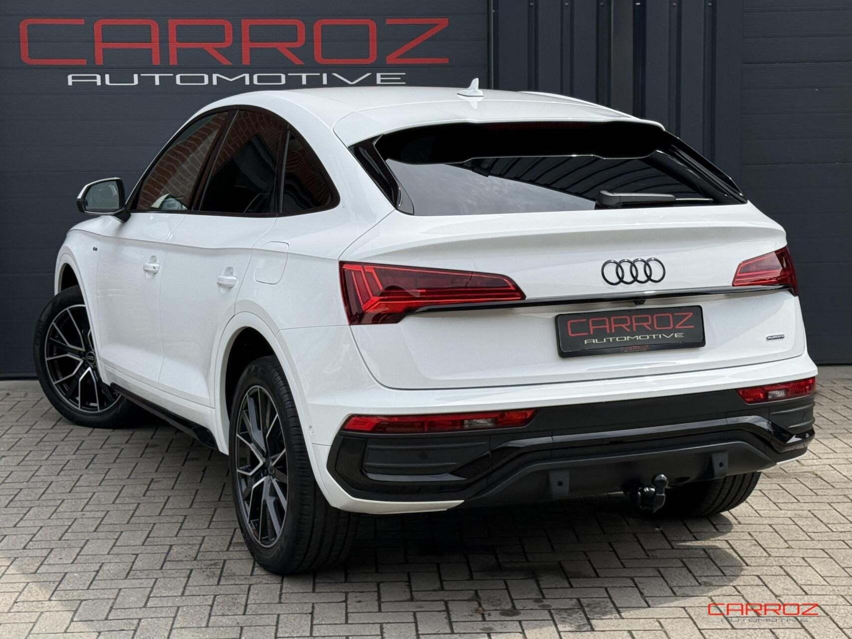 Audi Q5 50 TFSI e S Line Matrix 360 CarPlay Trekhaak Cruise, Automaat, Gebruikt, 4 cilinders, Wit