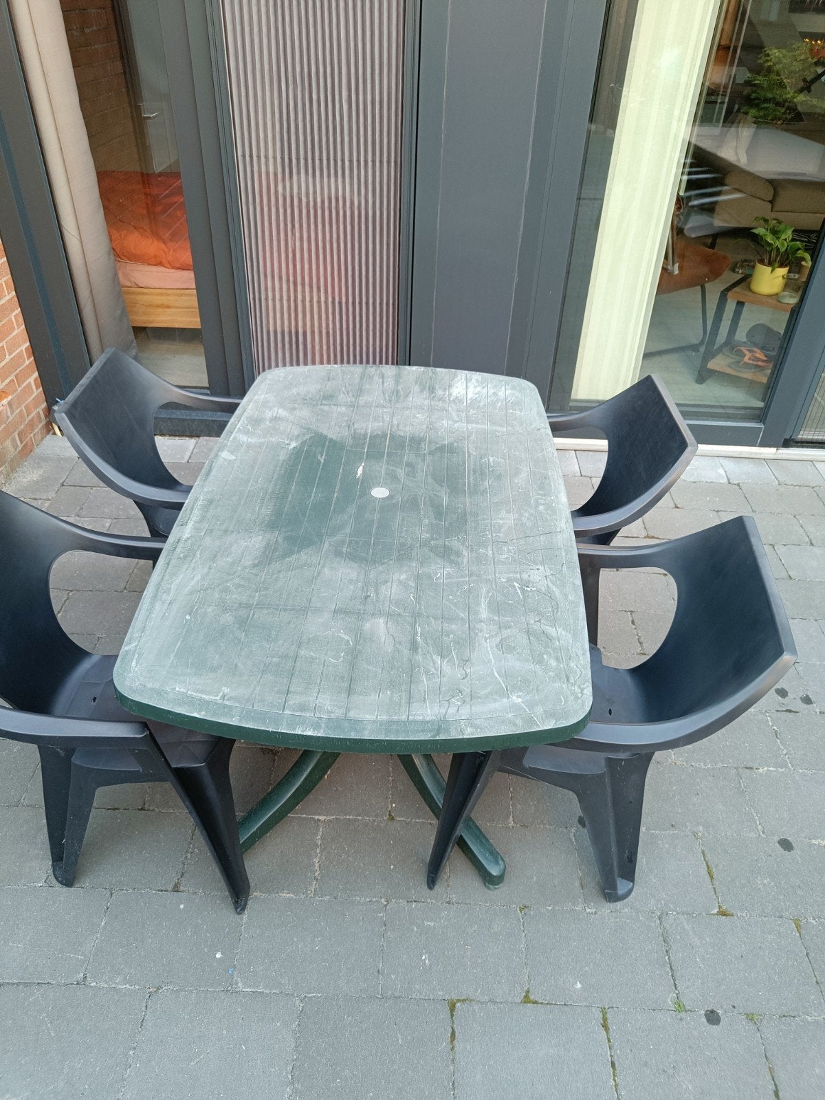 Kunststof tuinset met 4 stoelen en tafel, Tuin en Terras, Tuinsets en Loungesets, Ophalen, 4 zitplaatsen, Kunststof, Gebruikt