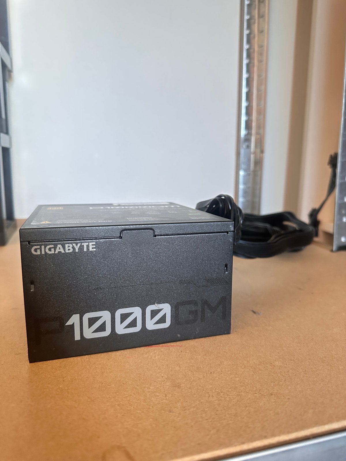 Gigabyte P1000GM (80 Plus Gold) 1000W PSU, Computers en Software, Interne voedingen, Zo goed als nieuw, Ophalen of Verzenden