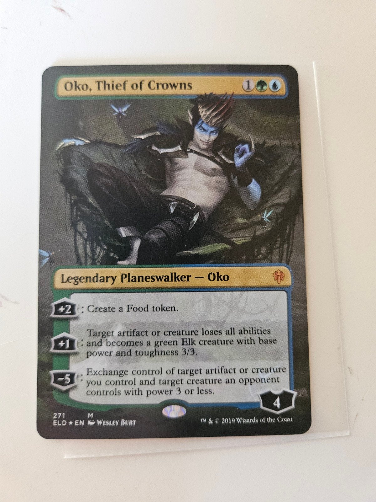 Oko, Thief of Crowns - Foil (Magic: The Gathering), Hobby en Vrije tijd, Ophalen of Verzenden, Zo goed als nieuw, Losse kaart