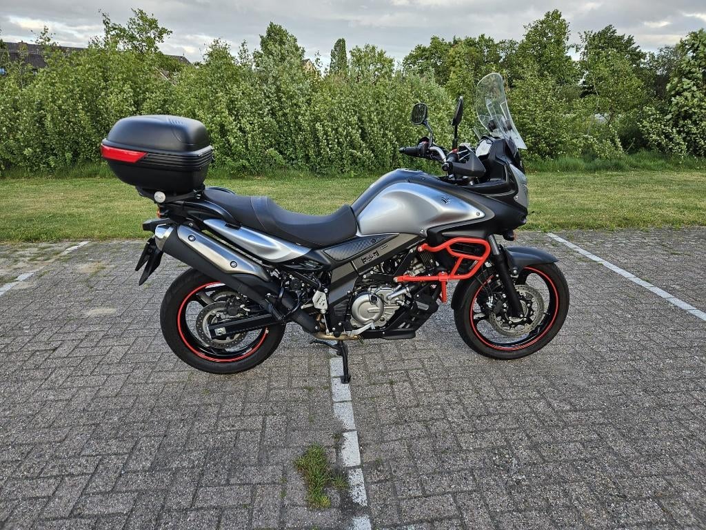 Suzuki V-Strom 650 slechts 13.900 km, Motoren, Motoren | Suzuki, 2 cilinders, Motorrijbewijs A, Gebruikt, Particulier