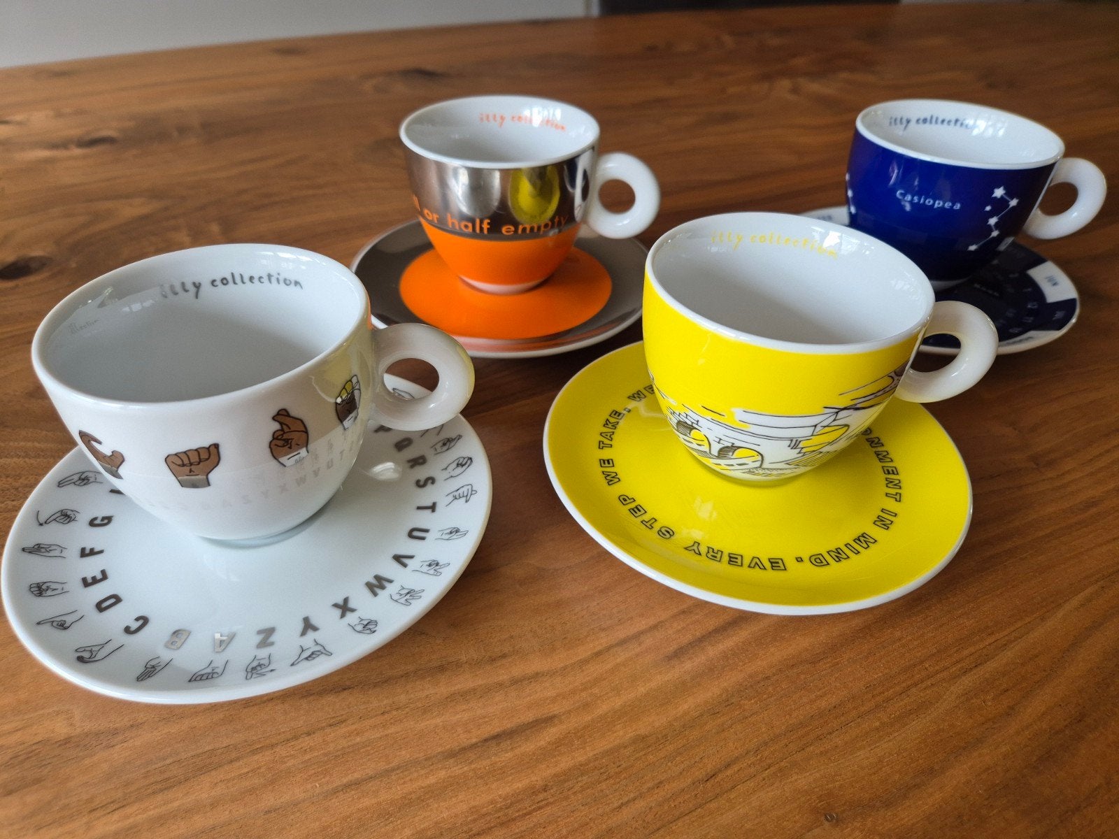 Illy Collection Espresso Kopjes - 4 Stuks, Ophalen of Verzenden, Zo goed als nieuw, Overige stijlen, Kop(pen) en/of Schotel(s)