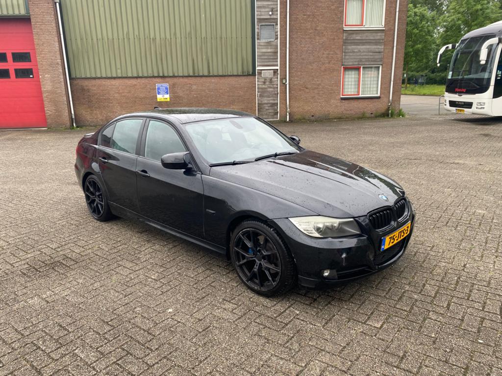 BMW 3-Serie 2.0 I 320 125KW 2009 Zwart, Achterwielaandrijving, Zwart, 4 cilinders, Leder en Stof