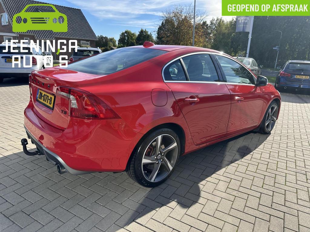 Volvo S60 1.6 T3 R-Design|17"|Trekhaak|Camera|Stoelverwarmin, Voorwielaandrijving, Zwart, 4 cilinders, 150 pk