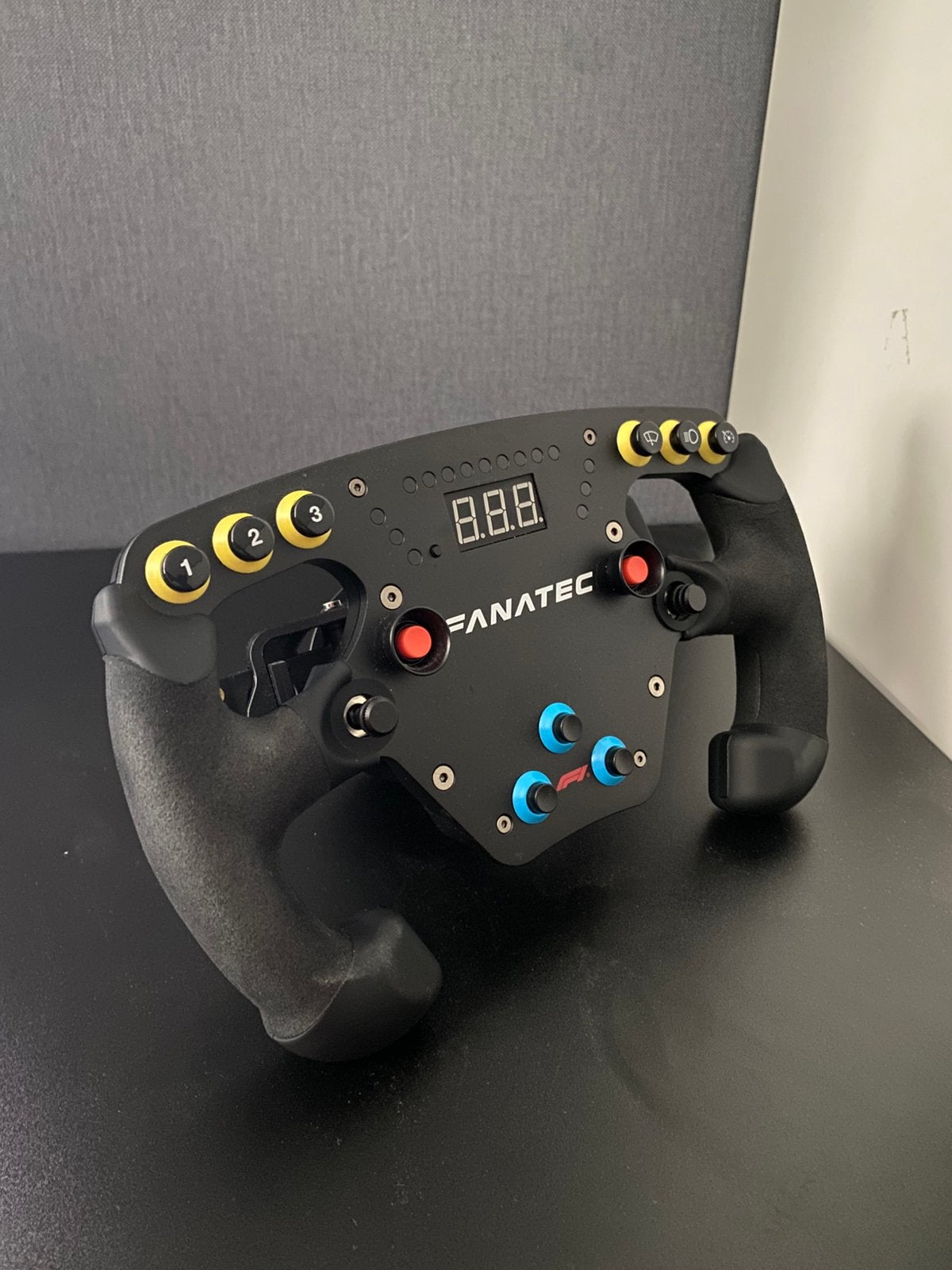 F1 Esports Fanatec Clubsport Steering Wheel V2, Ophalen, Zo goed als nieuw