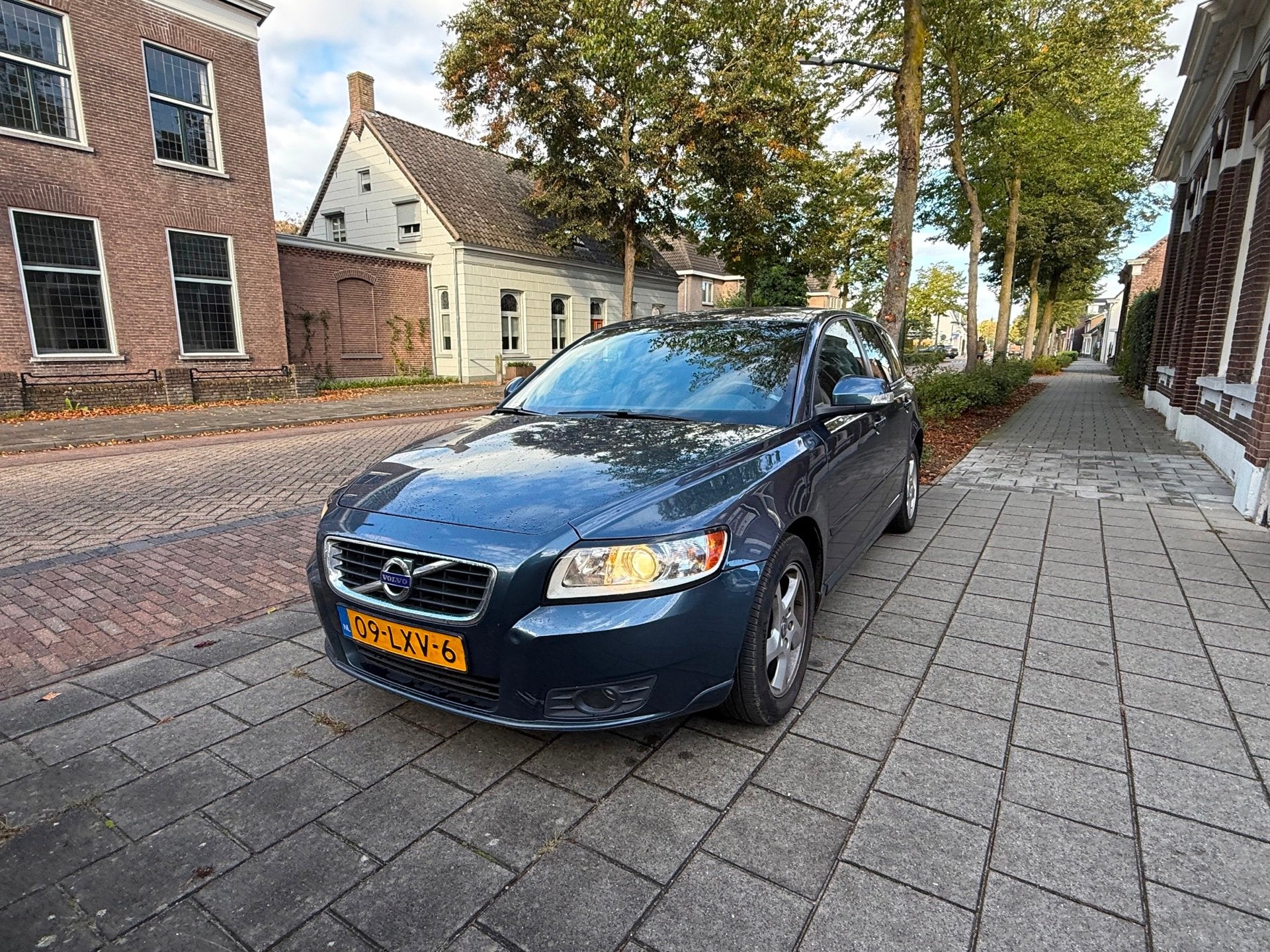 Volvo V50 1.6 Sport DEALER ONDERHOUDEN KOUDE AIRCO NIEUWE AP, Auto's, Voorwielaandrijving, 101 pk, Gebruikt, 1225 kg