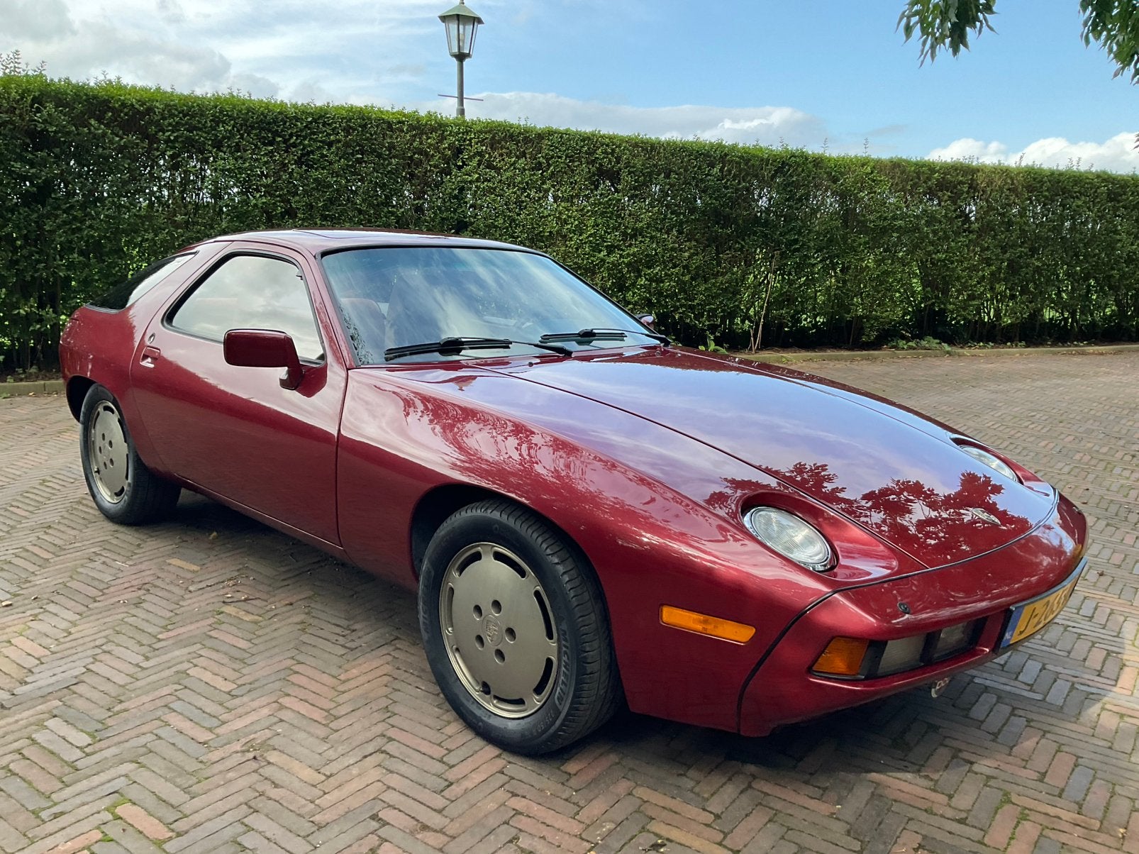 Porsche 928 S - handgeschakeld - taxatie waarde €33500 -, Auto's, Dealer onderhouden, Achterwielaandrijving, 8 cilinders, 4 stoelen