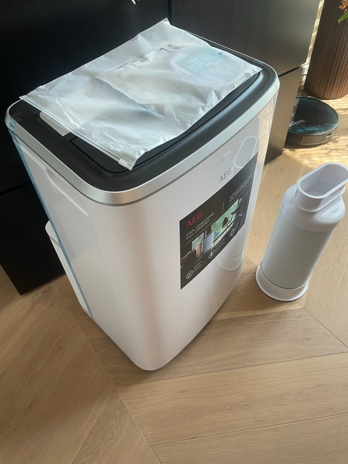 AEG AXP34U338CW Mobiele Airco - Nieuw in doos, Minder dan 60 m³, Nieuw, 3 snelheden of meer, Ophalen of Verzenden