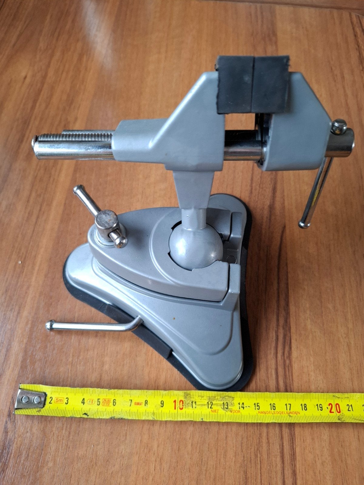 te koop.Bankschroef met zuignap ., Ophalen, Zo goed als nieuw, Bankschroef