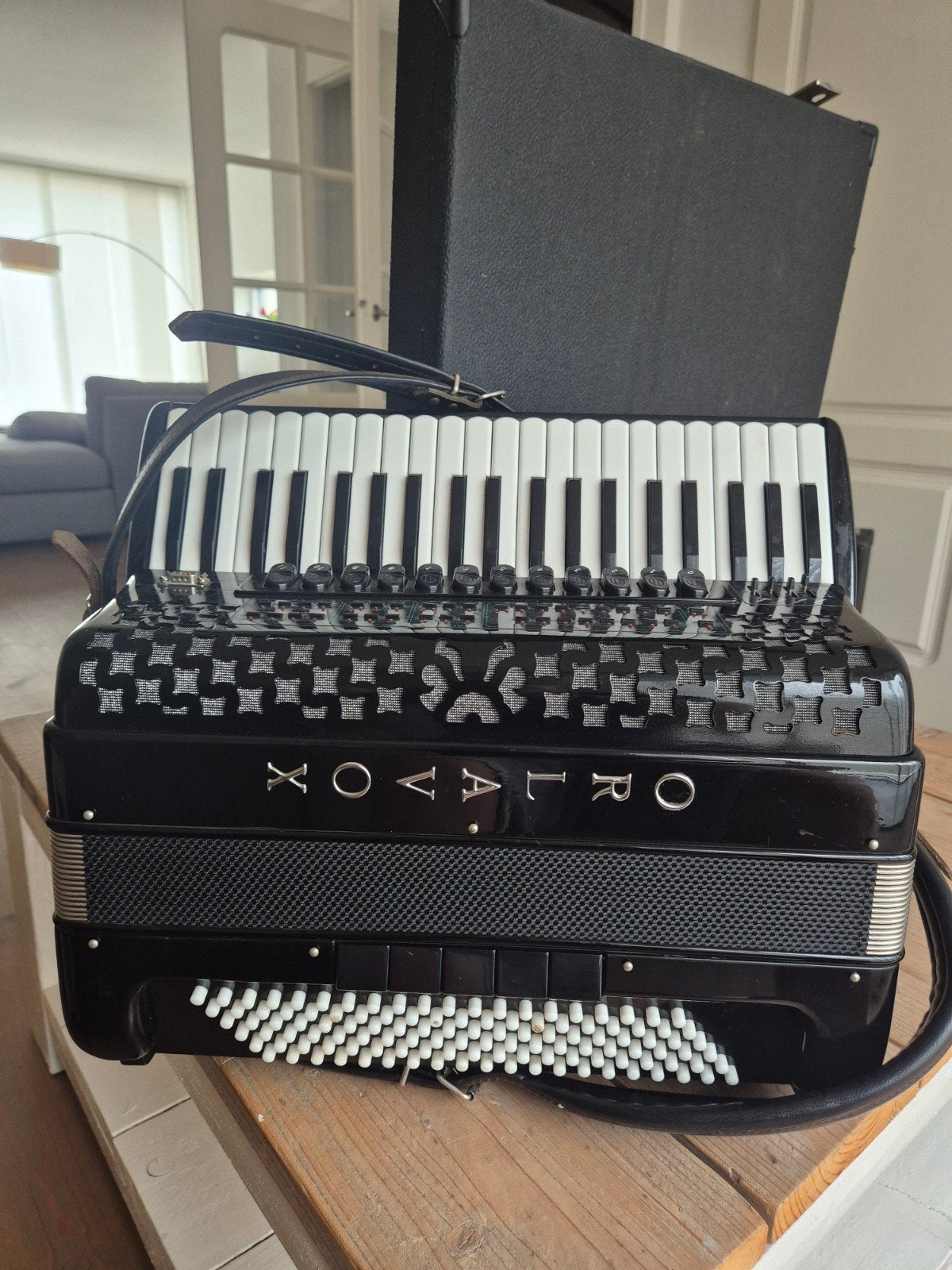 Novaro Orlavox Virtuele Accordeon met Power Box en Koffer, Met koffer, Toetsaccordeon, Zo goed als nieuw, 120-bas