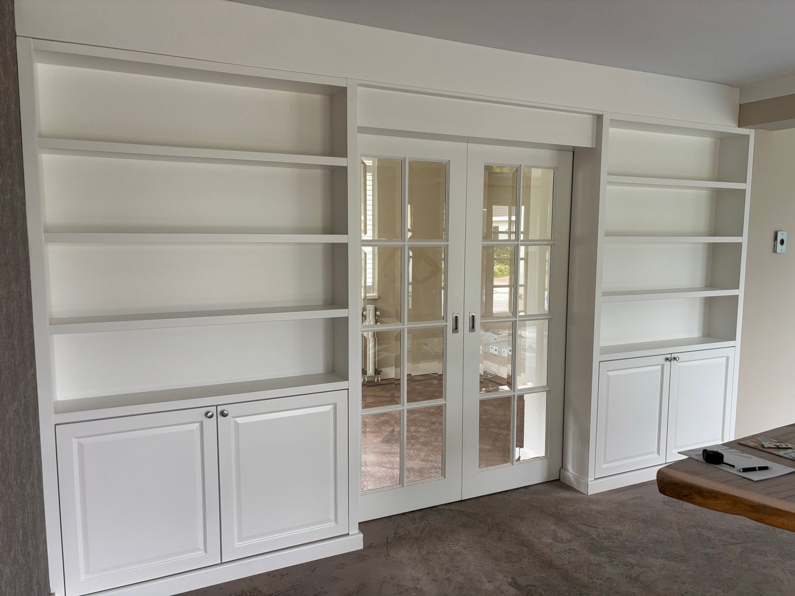 Stijlvolle witte ensuitekast met schuifdeuren, Ophalen, Zo goed als nieuw, 200 cm of meer, 25 tot 50 cm