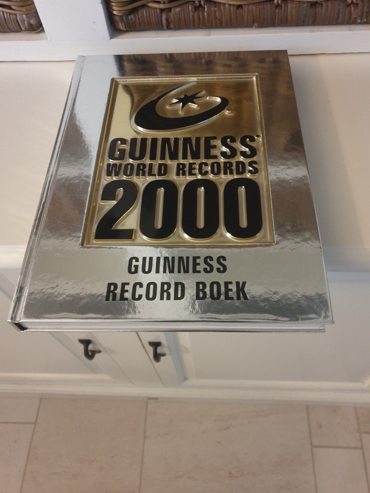 Guinness world records 2000, Boeken, Ophalen of Verzenden, Gelezen