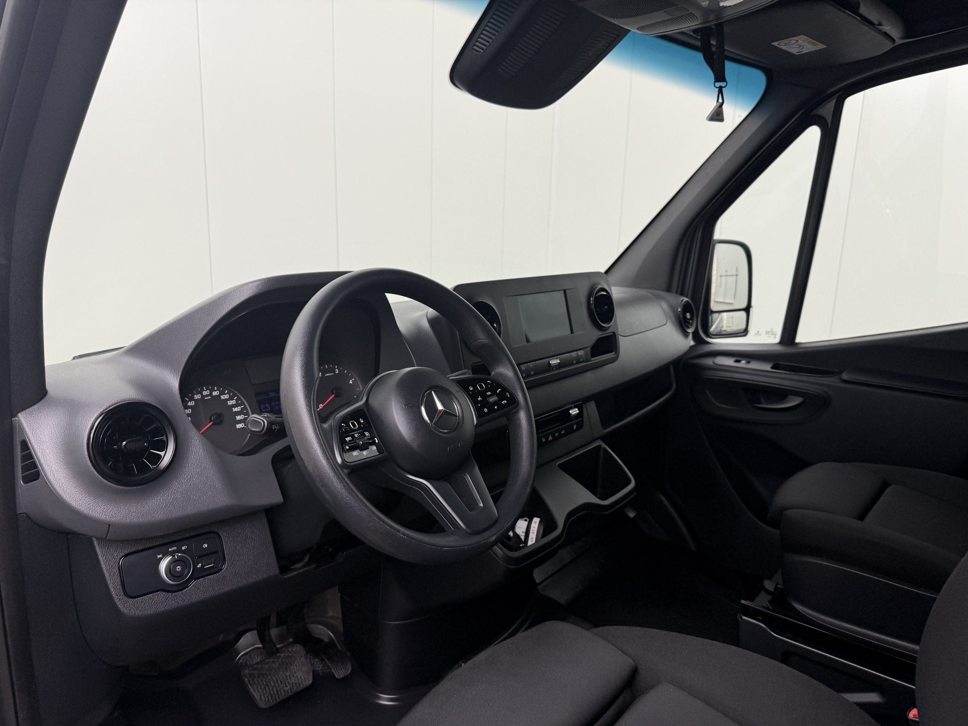 Mercedes-Benz Sprinter 317CDI Automaat L2H2 | Led | Werkplaa, Automaat, Gebruikt, Euro 6, 2000 kg