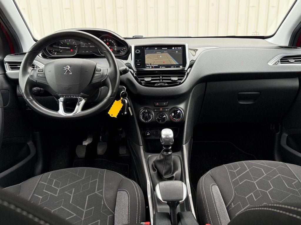 Peugeot 2008 1.2 PureTech Active 2e Eigenaar,Airco,Navigatie, Voorwielaandrijving, Euro 6, 1199 cc, 49 €/maand
