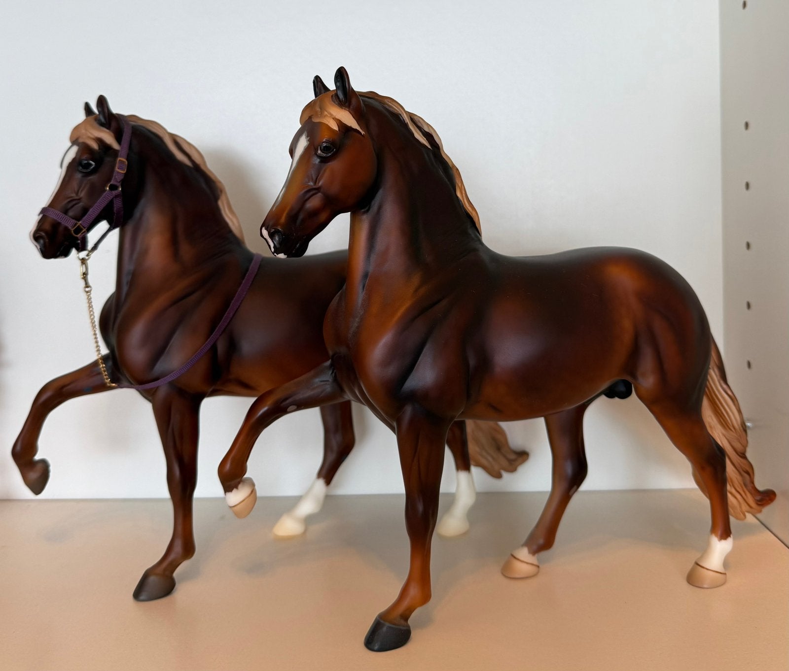 Breyer JAH Connoisseur Del Fuego en Breyerfest Magnifico, Ophalen of Verzenden, Zo goed als nieuw, Paard, Beeldje of Figuurtje