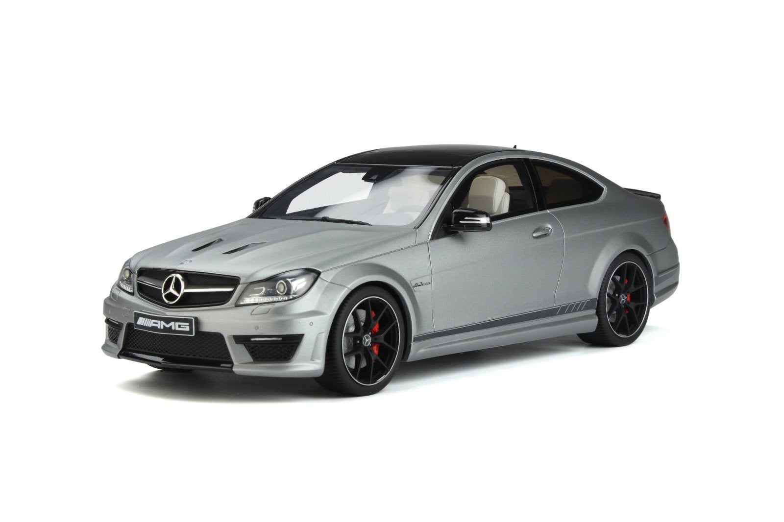 Gt Spirit
Mercedes-Benz C63 AMG Edition 507 1/999 1:18 Nieuw, Ophalen of Verzenden, Nieuw, Auto