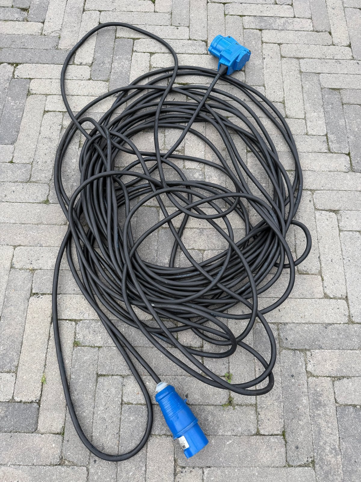 Camping verlengsnoer 30 meter blauwe stekker haakse stekker, Ophalen of Verzenden, Gebruikt