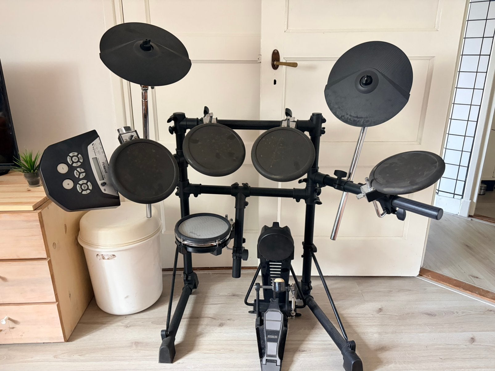 Roland V-Drums TD-6V elektr. drumstel + Bassix kickpedaal, Ophalen, Zo goed als nieuw, Roland, Elektronisch