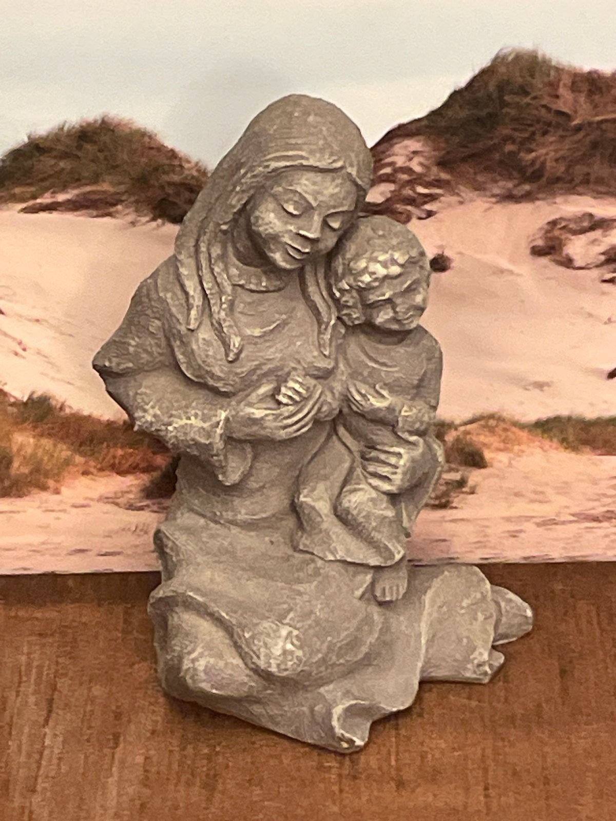 Moeder en Kind Beeld - Religieuze Kunst, Minder dan 20 cm, Ophalen of Verzenden, Handgemaakt, Steen of Keramiek