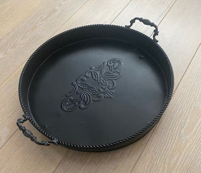 Frans design dienblad, brocant, Ø 41cm, zwart, metaal, ZGAN, Rond, Ophalen of Verzenden, Zo goed als nieuw, Met pootjes