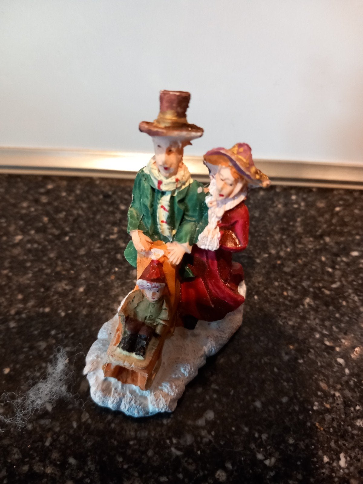 Kerstdorp echtpaar met slee, Ophalen of Verzenden