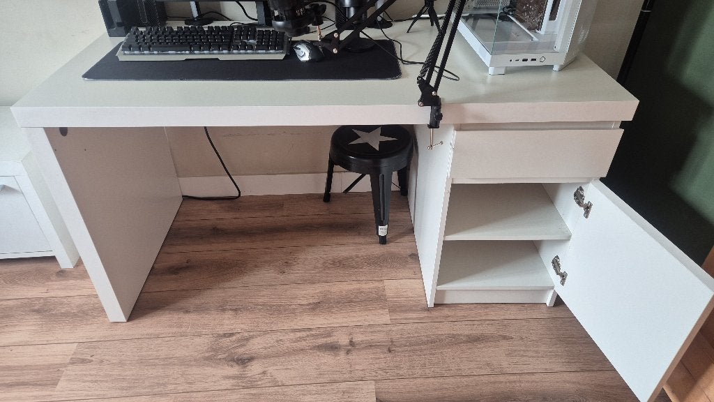 Bureau, Gebruikt, Schoolbureau, IKEA, Overige materialen