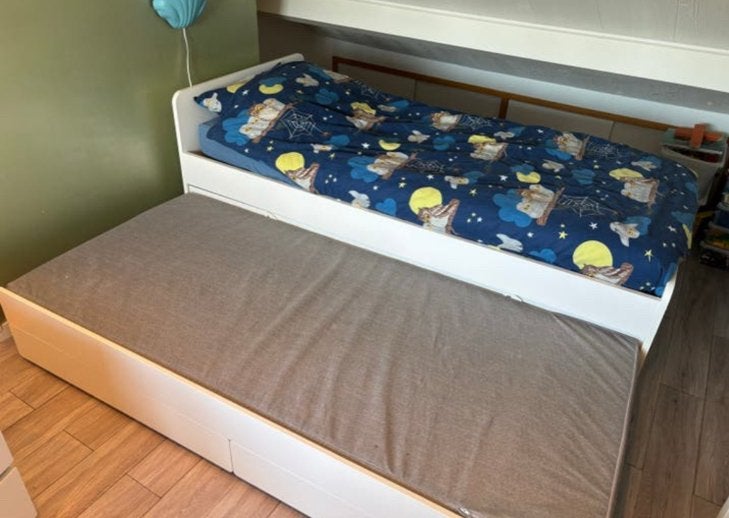 IKEA Bed met Lades & Uitschuifbed - Incl. Matrassen & Dekbed, Huis en Inrichting, Slaapkamer | Bedden, Ophalen, Eenpersoons, Wit