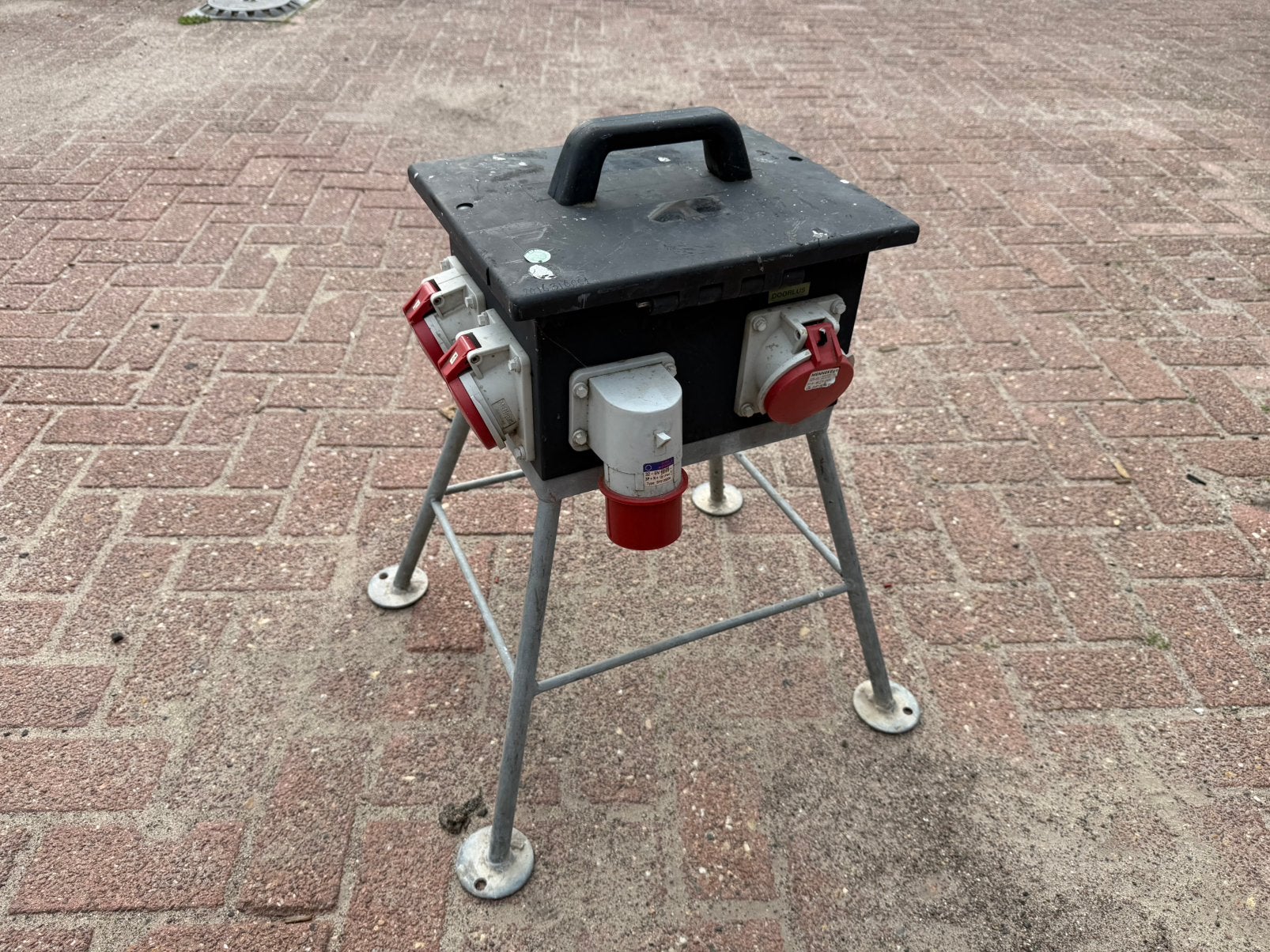 32 Ampere paddenstoel / verdeelkast / zwerfkast, Doe-het-zelf en Verbouw, Ophalen, Gebruikt, Overige typen